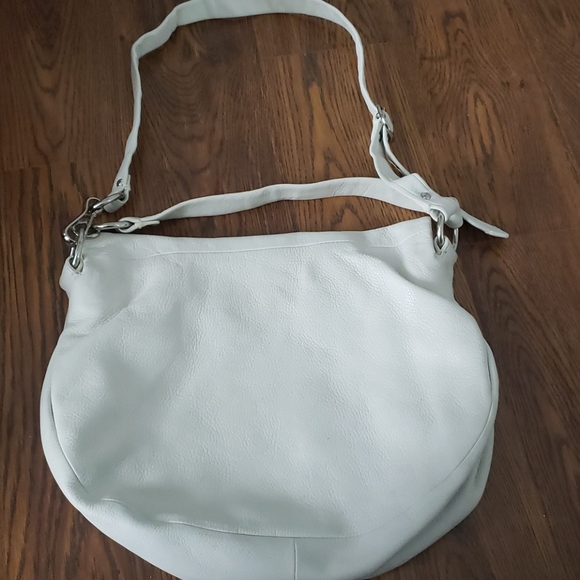 White Coach pebbled soft leather hobo bag - Picture 3 of 6